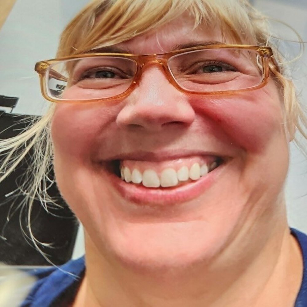 Meet your Posher, April
